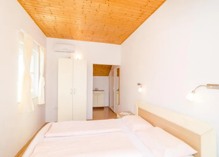 Ma Us-one Bedroom With Balcony Donje Celo