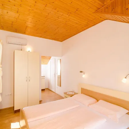 Ma Us-one Bedroom With Balcony * Donje Celo