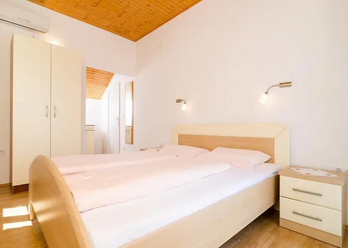 Апартаменты Ma Us-one Bedroom With Balcony *
