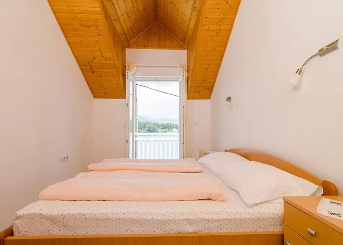 아파트 Ma Us-one Bedroom With Balcony Donje Celo