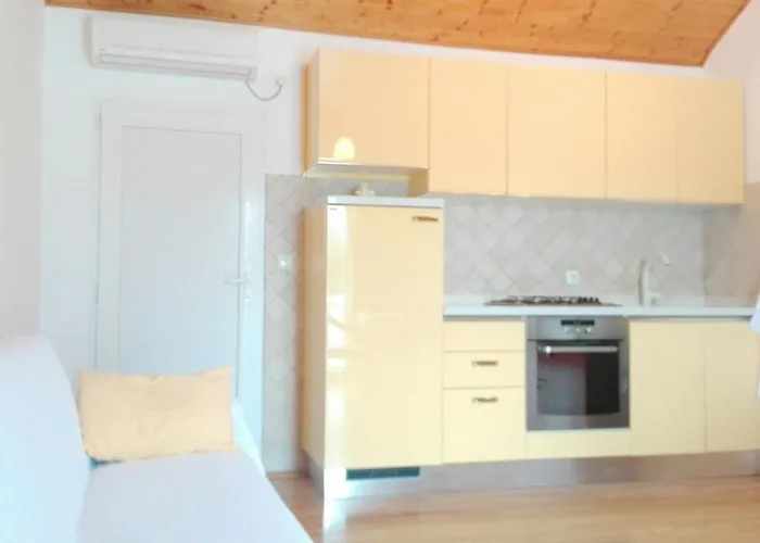 Ma Us-one Bedroom With Balcony Donje Celo